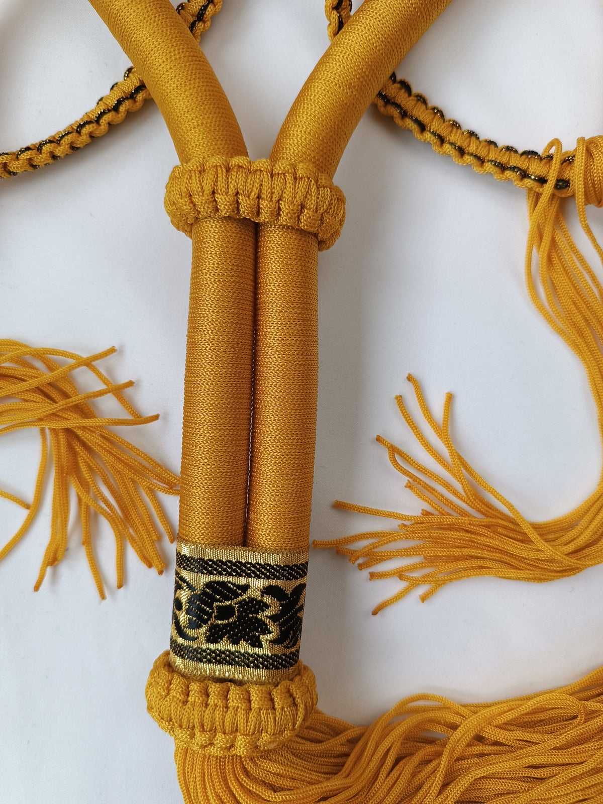 MONGKOL Y PRAJEADS DORADO