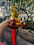 Mongkol tradicional con amuleto
